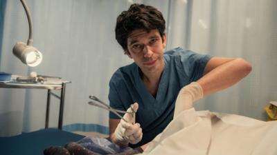 This Is Going To Hurt: Staffel 1, Folge 2: Mal verliert man, mal gewinnen die anderen This Is Going To Hurt: Staffel 1, Folge 2: Mal verliert man, mal gewinnen die anderen