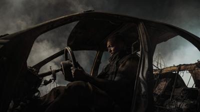 Twisted Metal: Staffel 1, Folge 8: EV3L1N