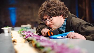 ZDF Magazin vor Ort: Weltrekordversuch: Das längste Matjesbrötchen
