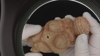 ZDFinfo - die Einzeldokus: Staffel 2022, Folge 85: Rätselhafte Venus von Willendorf - Die Frau in der Steinzeit