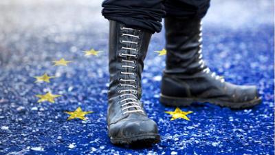 ZDFinfo - die Einzeldokus: Staffel 2024, Folge 7: Die neue Terror-Gefahr – Europas Neonazi-Netzwerke ZDFinfo - die Einzeldokus: Staffel 2024, Folge 7: Die neue Terror-Gefahr – Europas Neonazi-Netzwerke