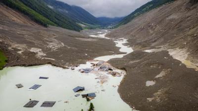 ZDFzeit: Staffel 2025, Folge 27: Trügerische Alpenidylle